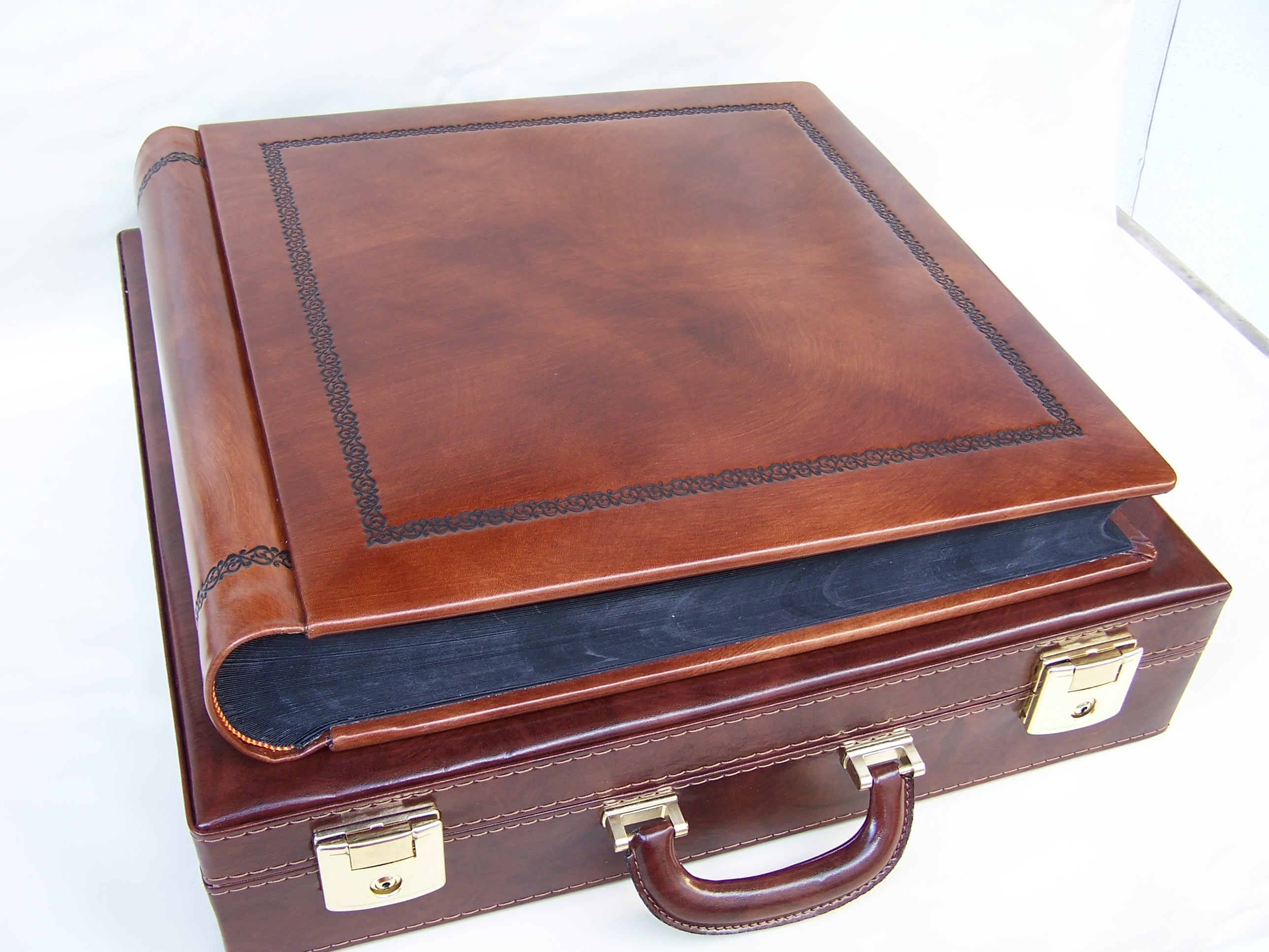 Leather photo album - Made in Italy